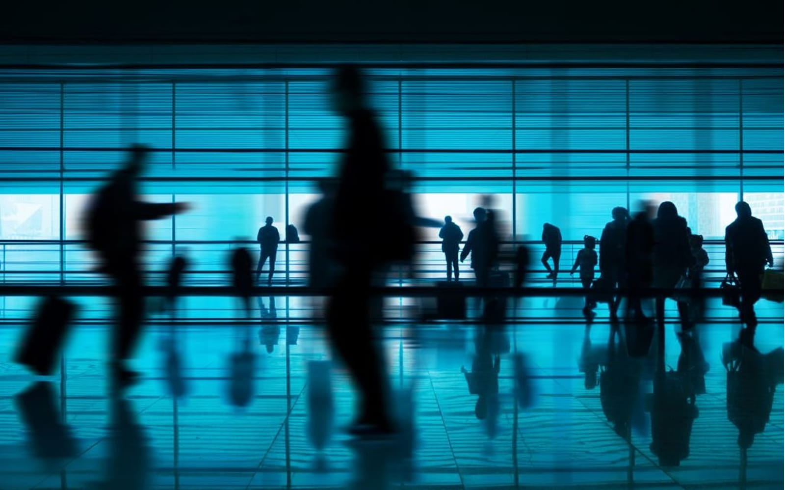 busy-area-with-business-people-walking